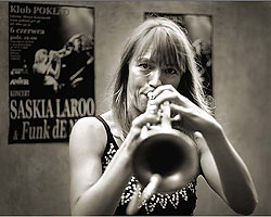  Saskia Laroo, Gdynia, 6.VI'2004 
 Fot. Wijtek Rojek 
 Klub 'Pokad - Zielona Tawerna' 