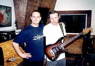  Tomek osowski i Marek Raduli 
 przy pracy nad pyt 'CV', 2004 