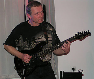  Marek Raduli, gitara, bas 
 Piotrkw Trybunalski, 4 II '2005 